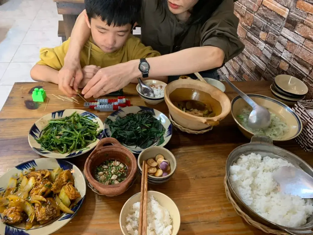 11:30 – Lunch at Tiệm Cơm Bếp Củi