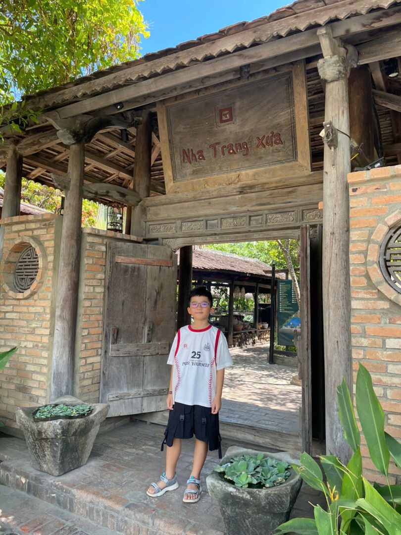 Review of Nha Trang Xua Restaurant – Nostalgic Space, Authentic Flavors, Perfect for Check-ins
